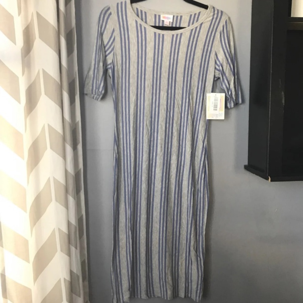 3/$15✨ LuLaRoe Julia Dress